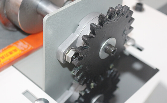 Edge-Banding-Strip-Slitting-Machine (1) Machine à refendre et à banderoler les chants (1)