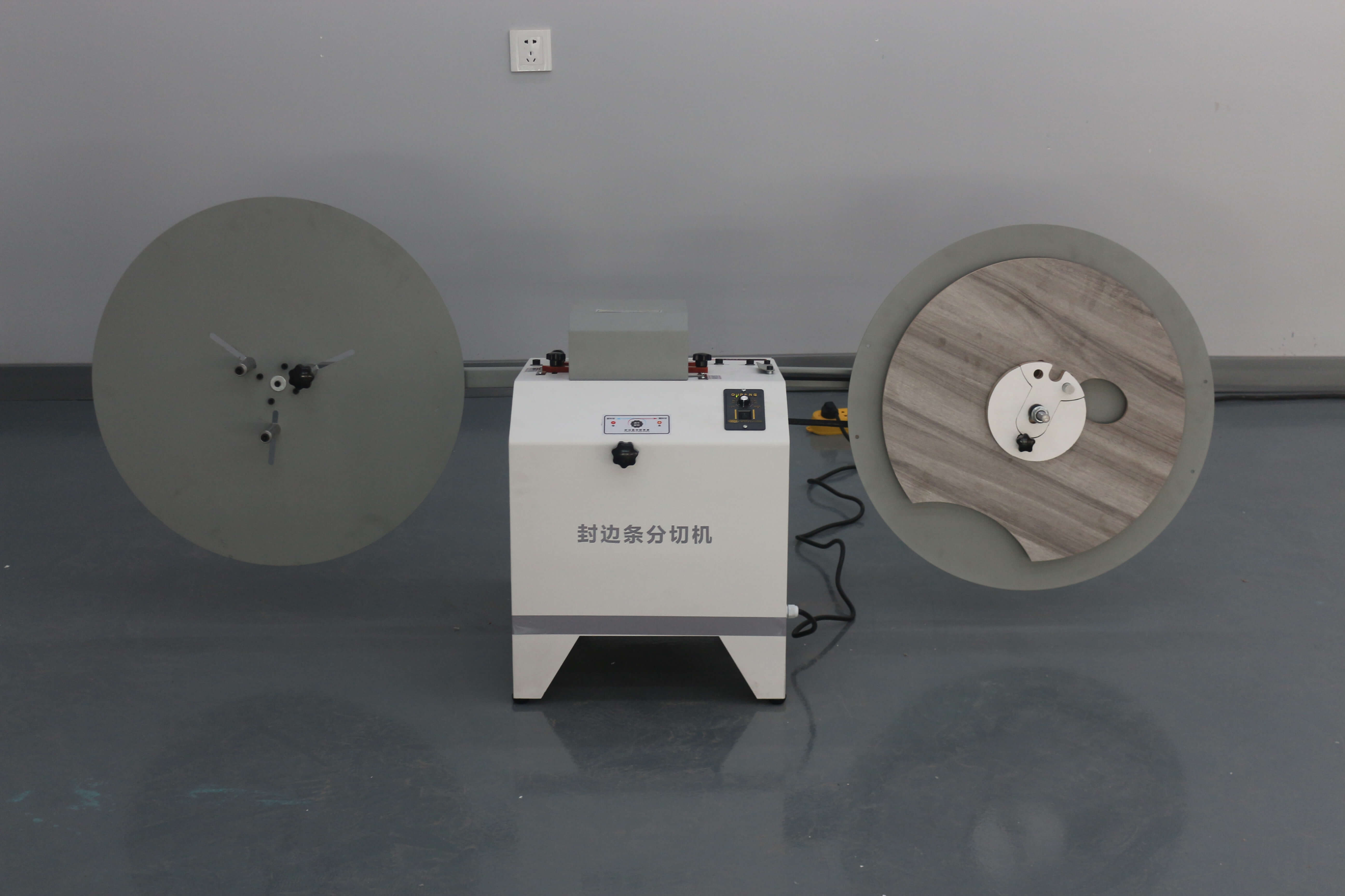 Edge-Banding-Strip-Slitting-Machine (4) Machine à refendre les bandes de chant (4)